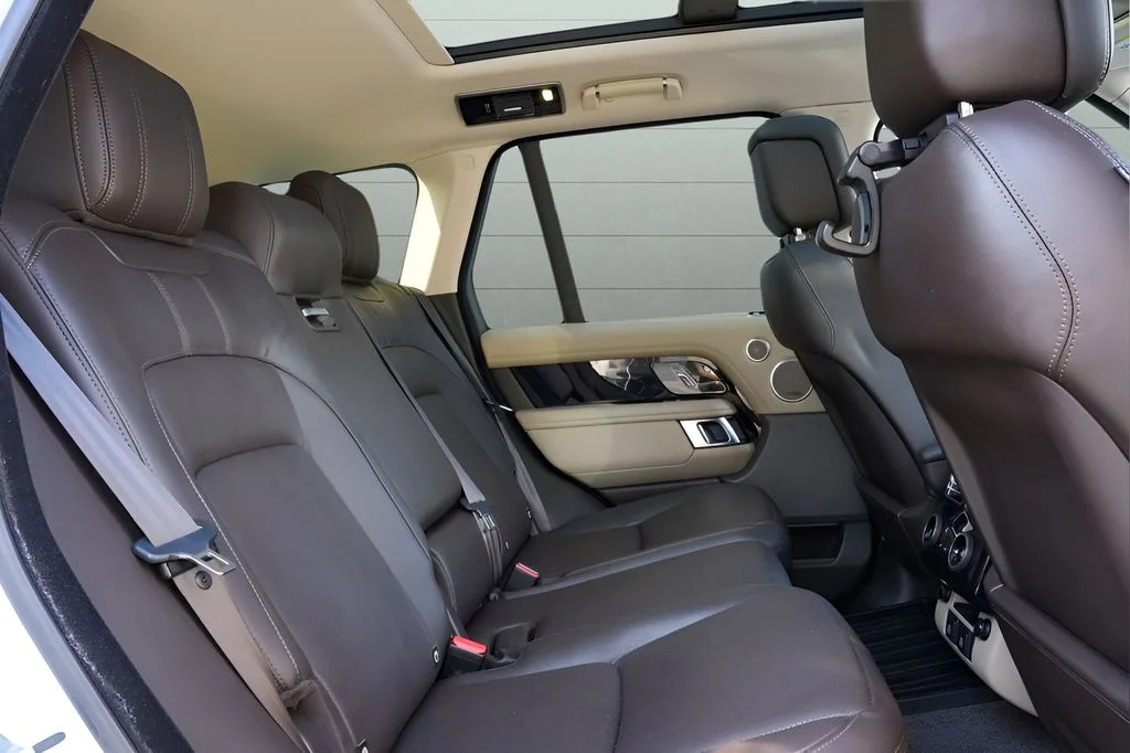 Used 2022 White Land Rover Westminster image 43