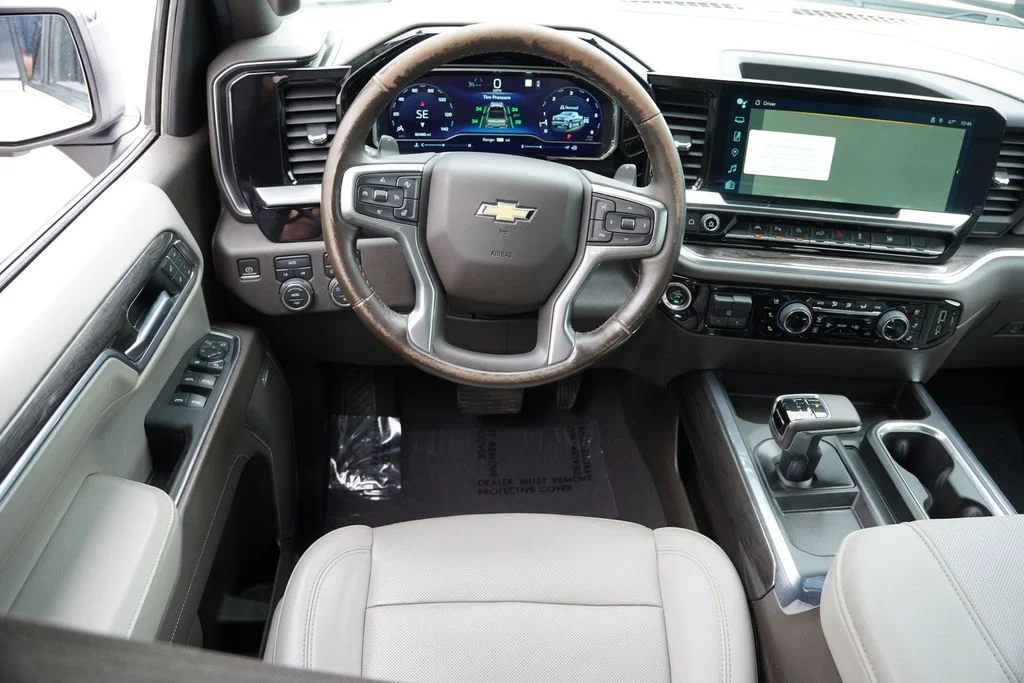 Used 2023 Iridescent Pearl Tricoat Chevrolet LTZ image 21