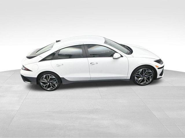 New 2025 White Hyundai SEL image 28
