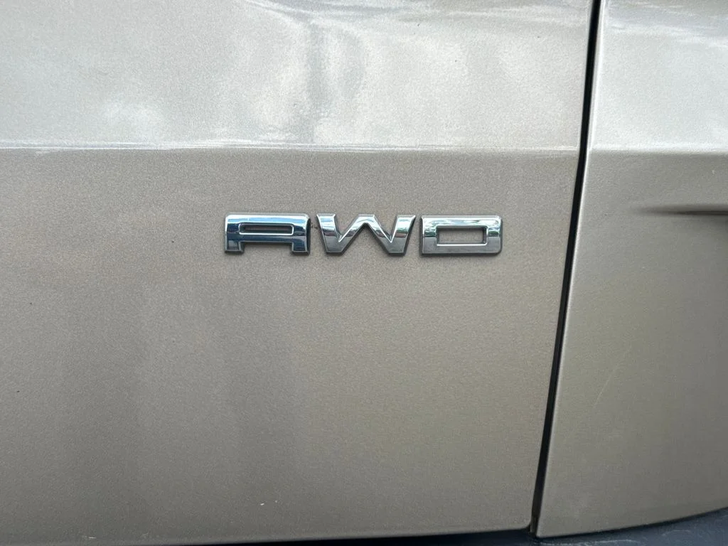 Used 2021 Gold Ford SEL image 42