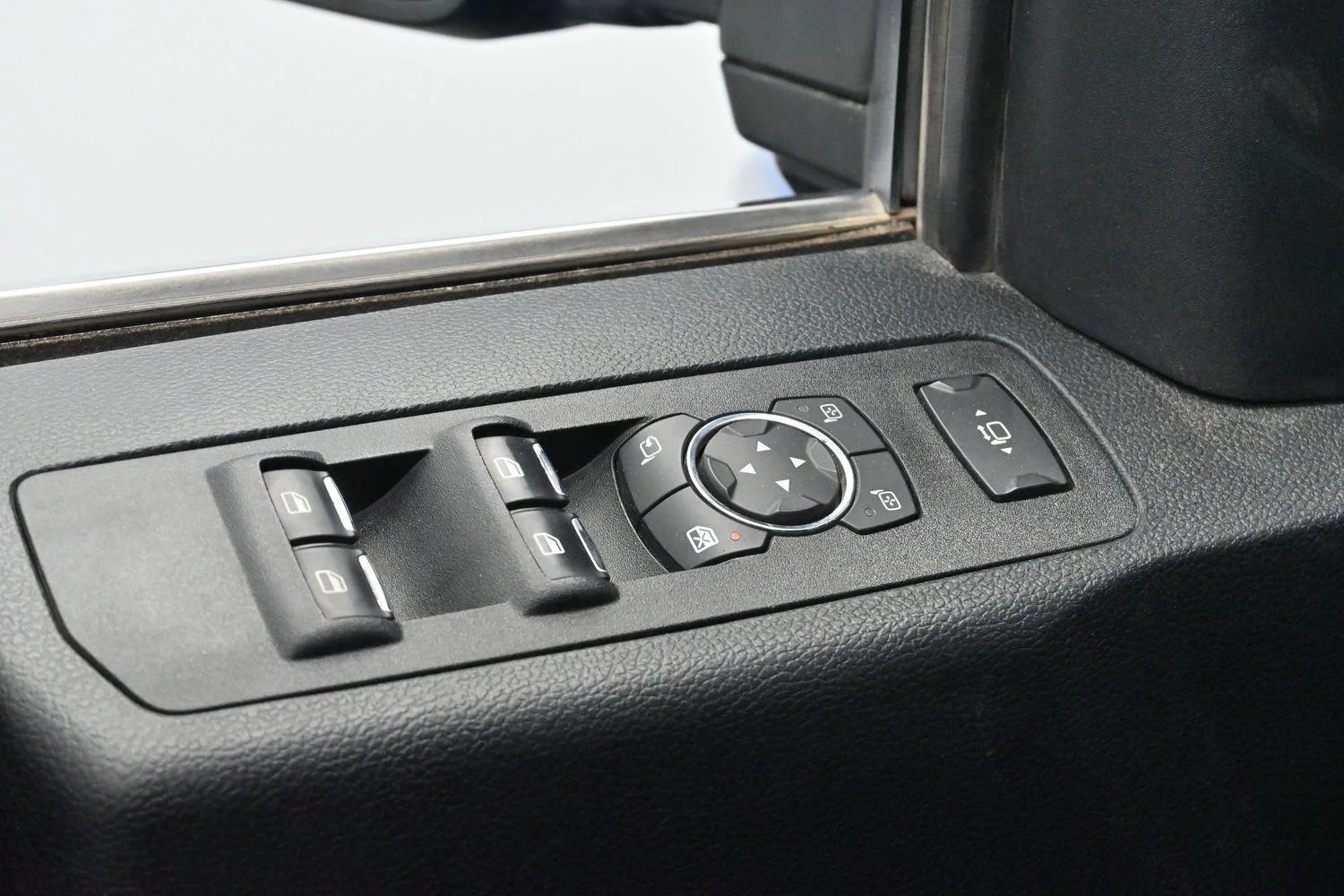 Used 2021 Velocity Blue Ford Platinum image 10