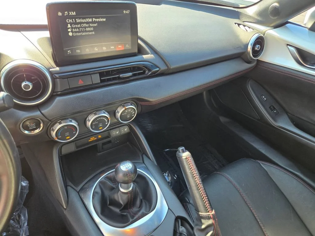Used 2018 Snowflake White P Mazda Grand Touring image 9