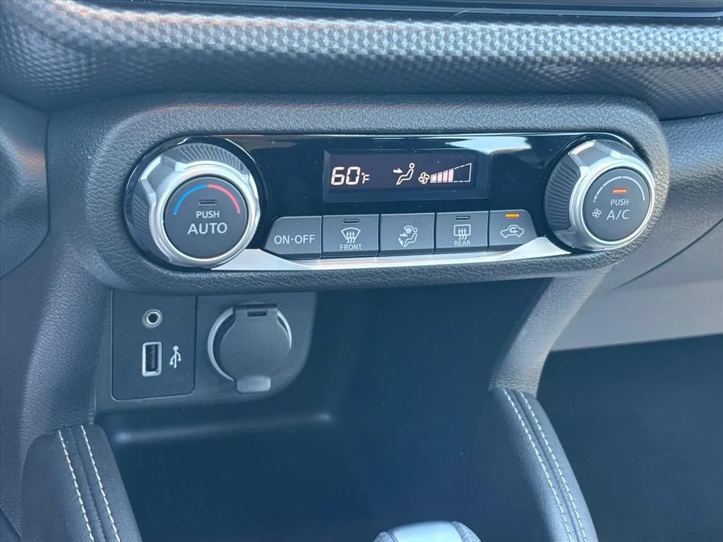 Used 2019 Blue Nissan SV image 18