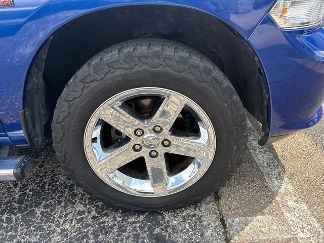 Used 2016 Blue Streak Pearlcoat Ram Express image 2
