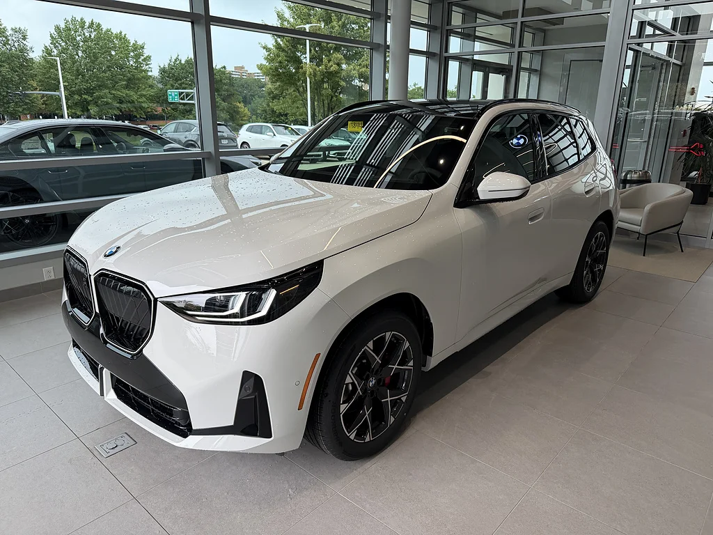 New 2026 Alpine White BMW 30 xDrive image 3