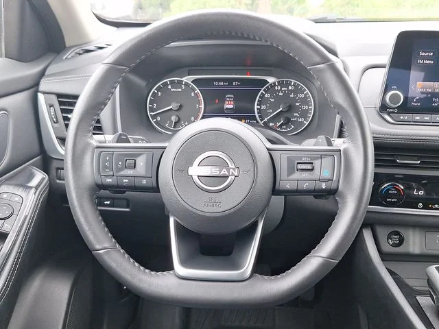 Used 2024 Gray Nissan SV image 15