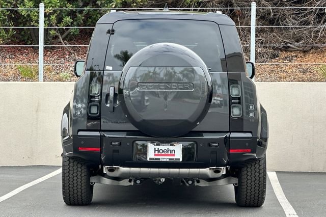 New 2026 Carpathian Grey Land Rover X-Dynamic SE image 4