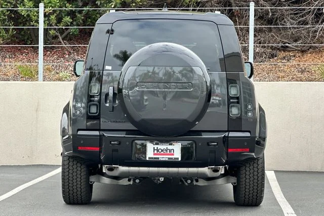 New 2026 Carpathian Grey Land Rover X-Dynamic SE image 4