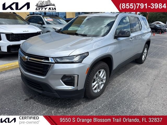 2022 Chevrolet Traverse LS FWD photo