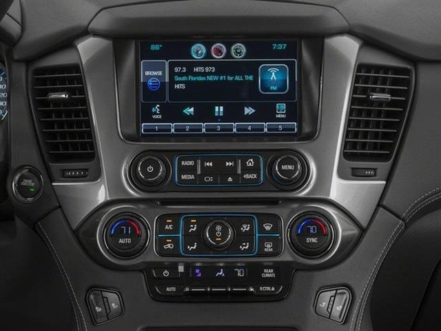 Used 2017 Iridescent Pearl Tricoat Chevrolet LT 1500 image 13