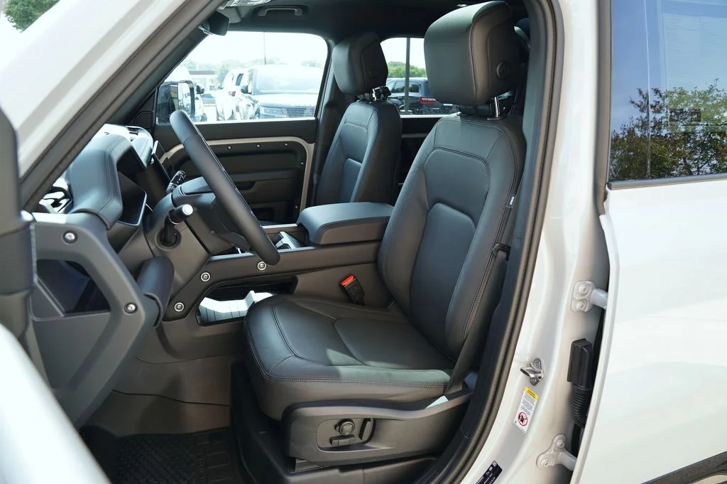 Used 2026 Gray Land Rover X-Dynamic SE image 12