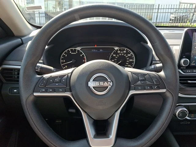 Used 2024 Brilliant Silver Metallic Nissan 2.5 SV image 18