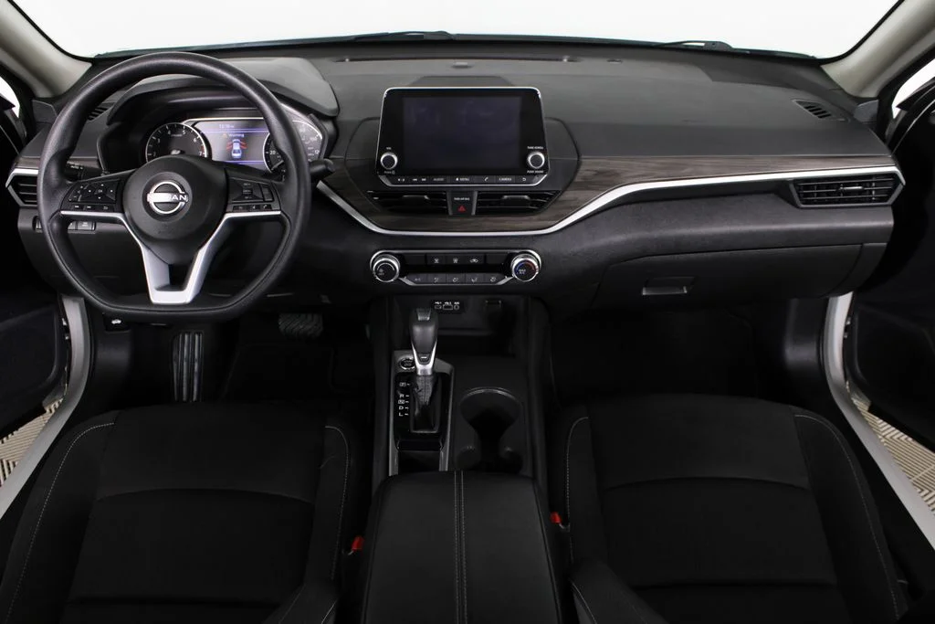 2025 Nissan Altima SV - Photo 23