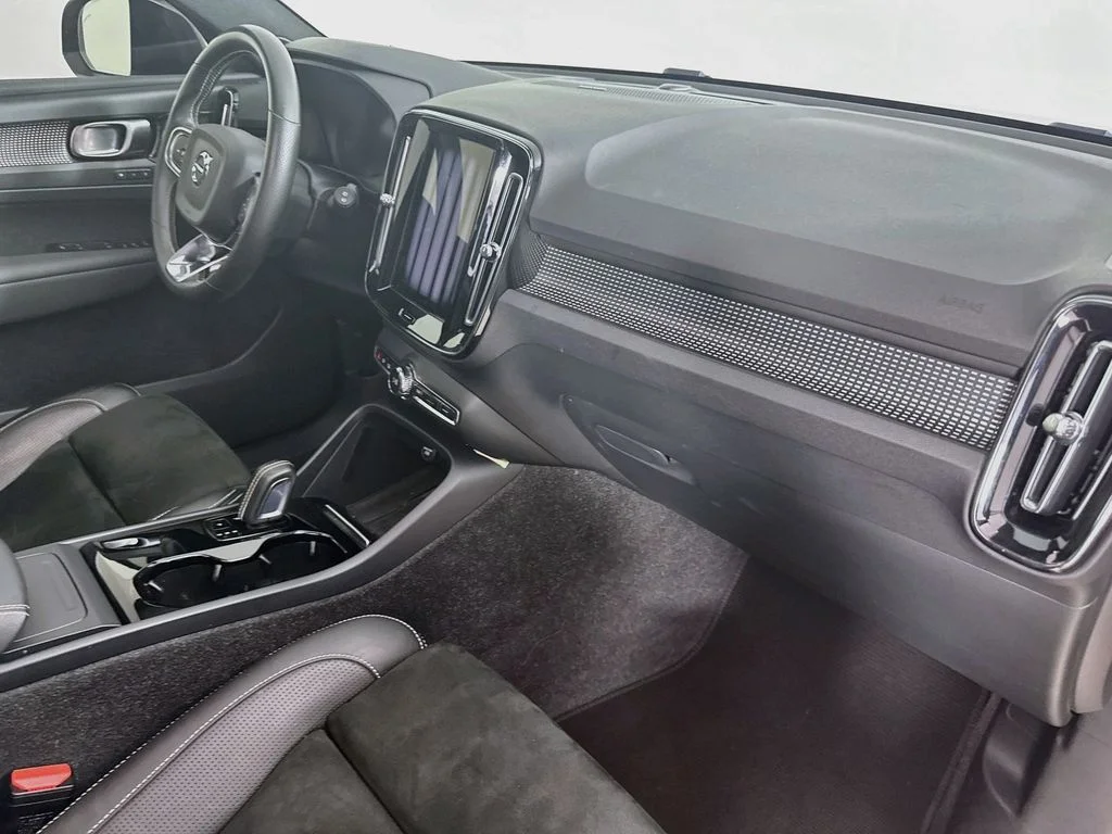 Used 2021 Red Volvo P8 image 30