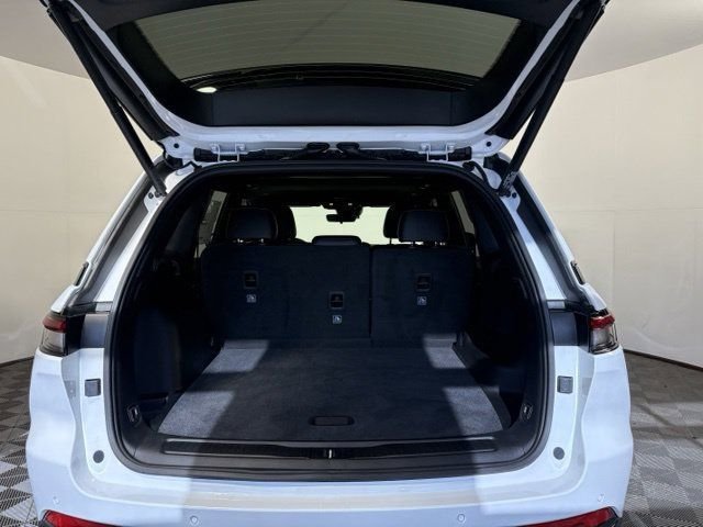 New 2026 White Jeep Altitude image 9
