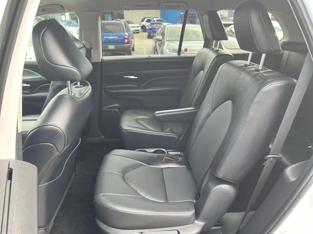 Used 2024 Beige Toyota XLE image 25