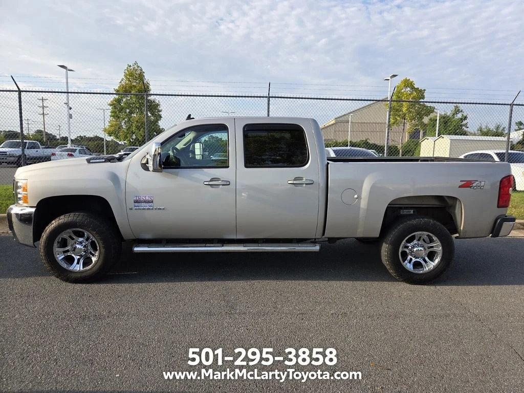 Used 2007 Silver Chevrolet LTZ image 5