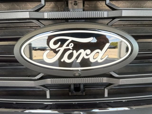 New 2026 Oxford White Ford XLT image 3