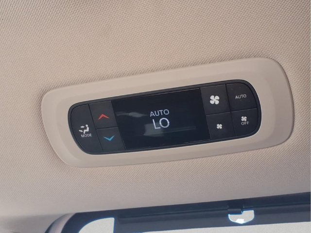 Used 2024  Chrysler Touring L image 17