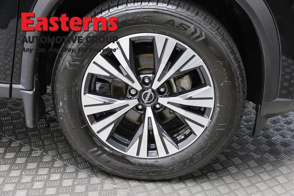 Used 2023 Black Nissan SV image 31