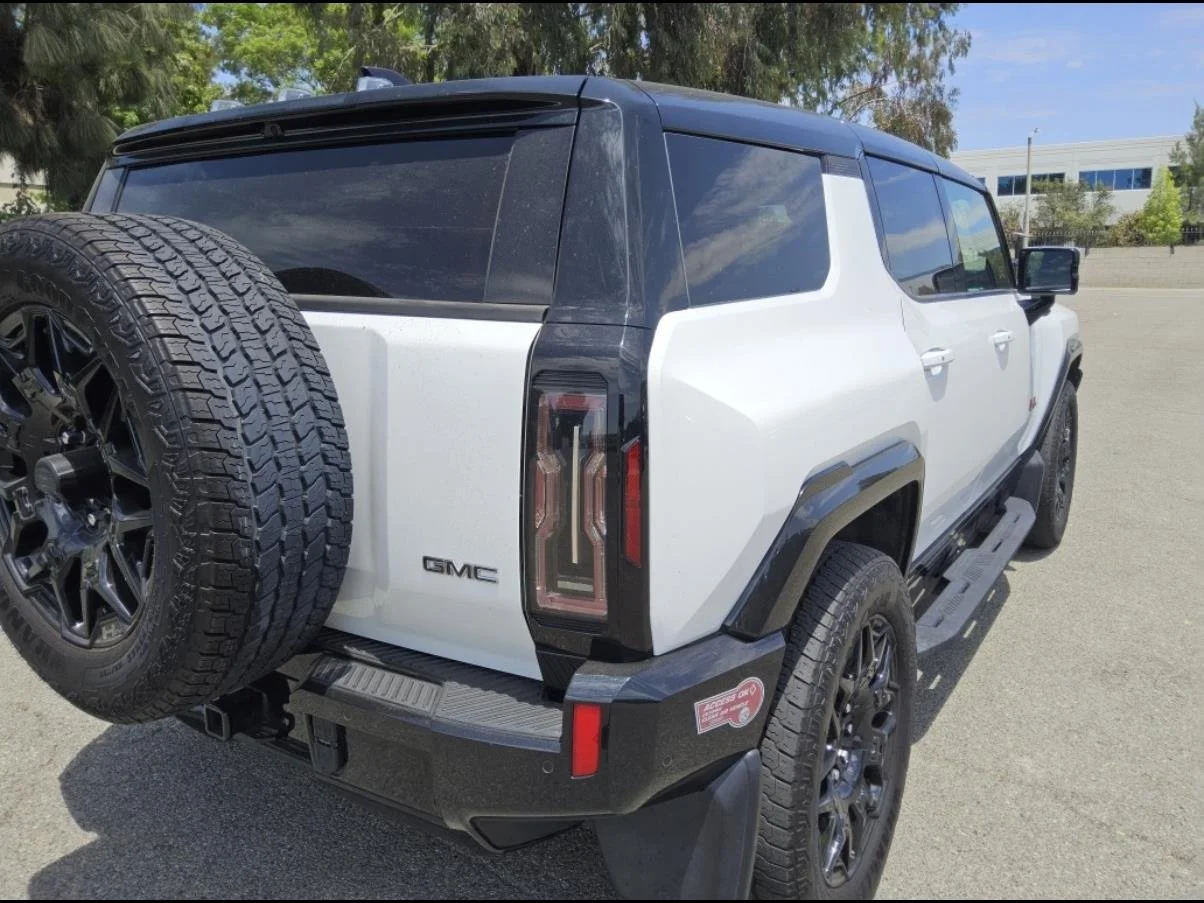 Used 2024 Interstellar White GMC 2X image 20