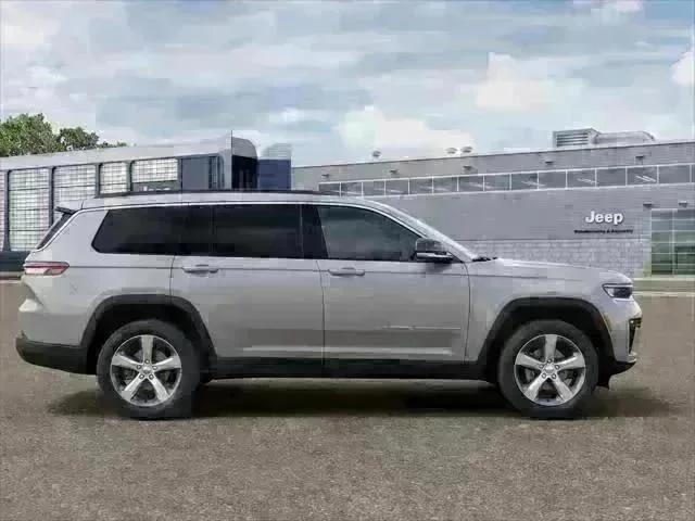 New 2026 Silver Zynith Exterior Paint Jeep Limited image 45