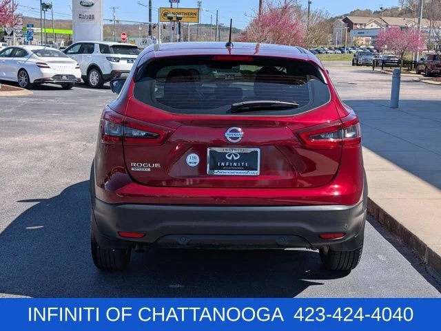 Used 2021 Red Nissan S image 6
