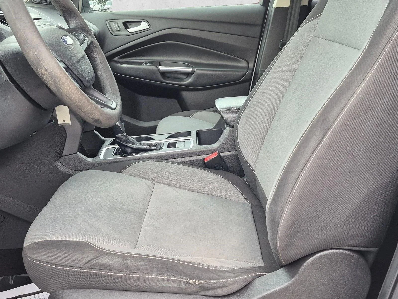 Used 2018 Oxford White Ford SE image 14