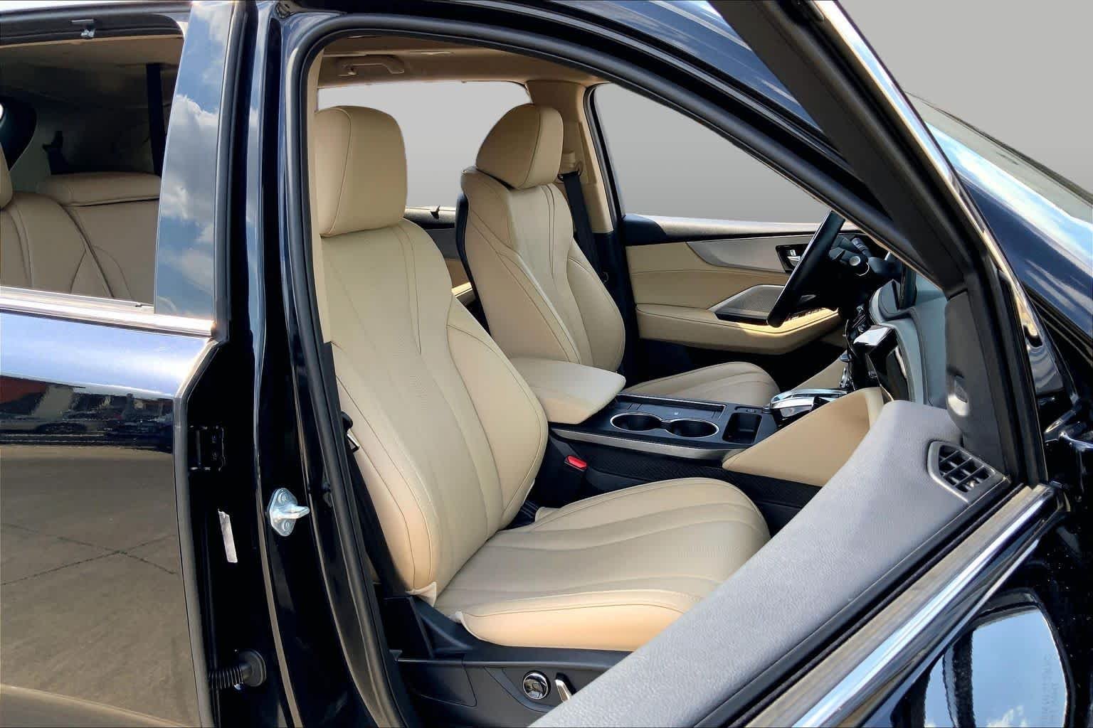 Used 2025 Majestic Black Pearl Acura w/Technology Package image 9