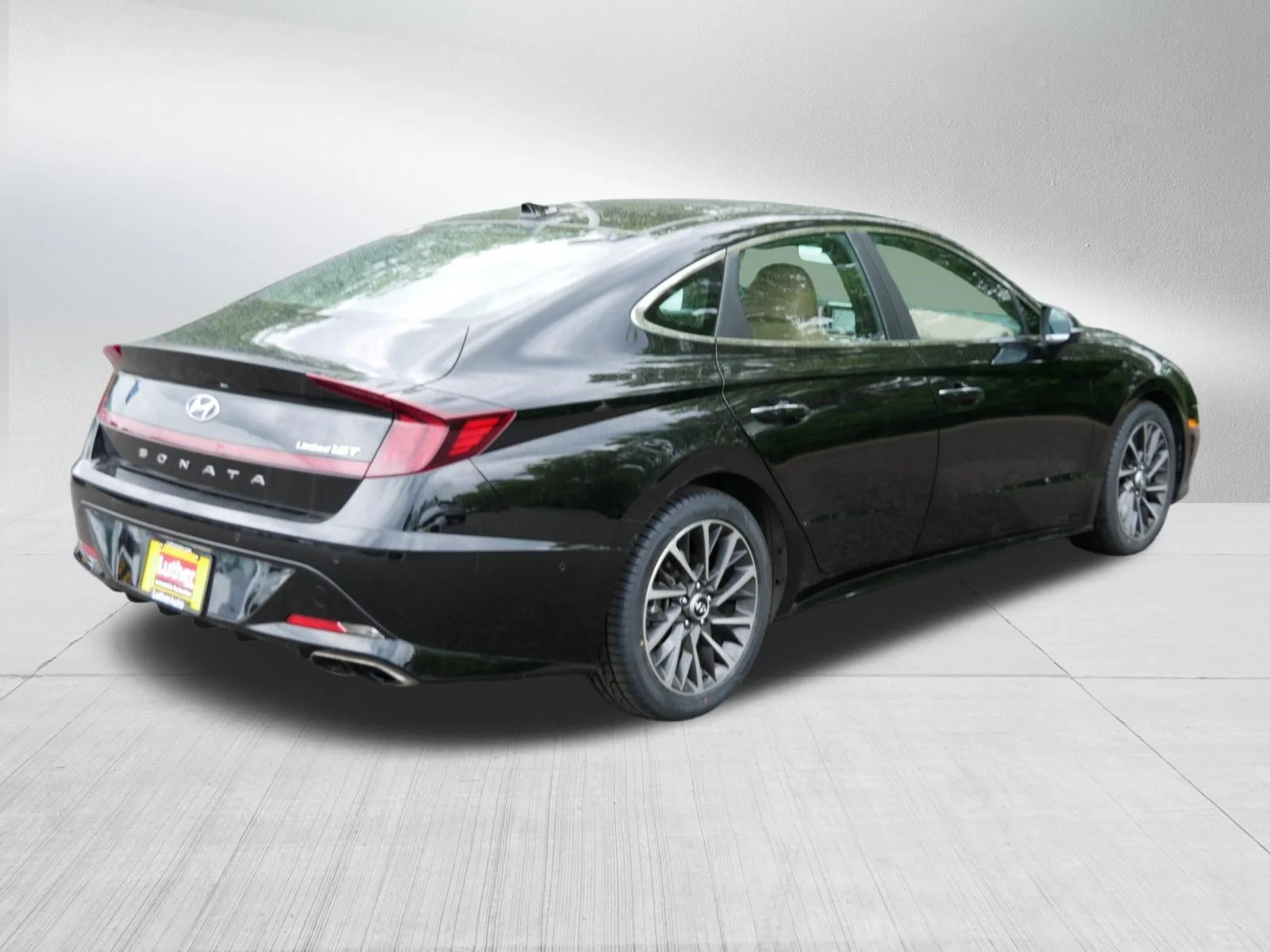 Used 2021 Phantom Black Hyundai Limited image 7