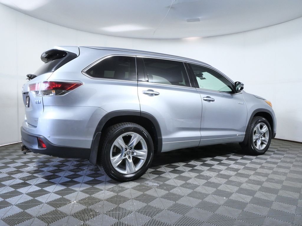 Used 2016 Silver Toyota Limited Platinum image 8