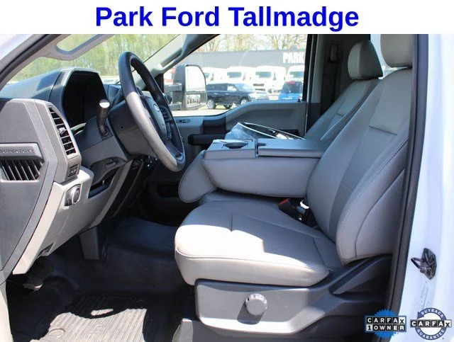 2022 Ford F-350 Super Duty Chassis Cab XL - Photo 7