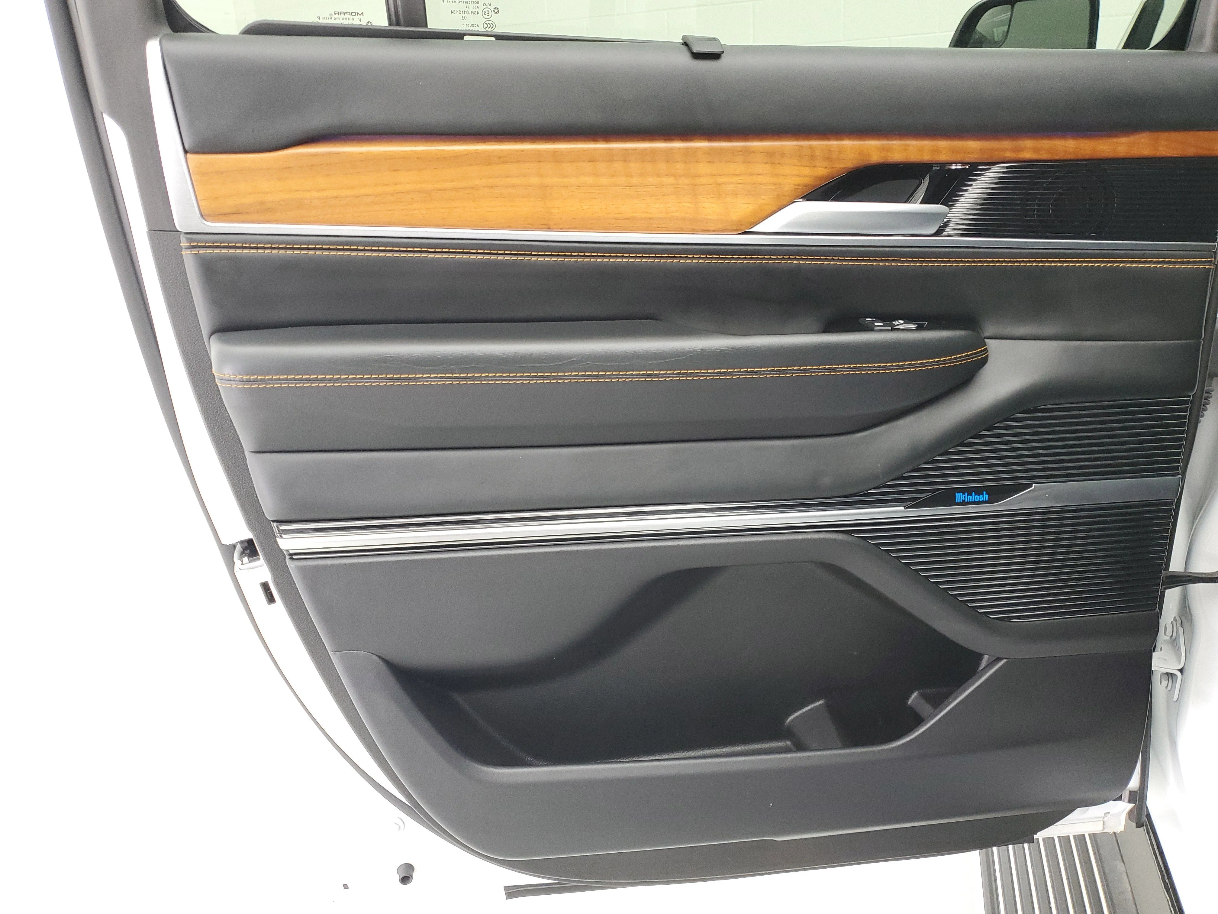 2024 Jeep Grand Wagoneer L Series III - Photo 14