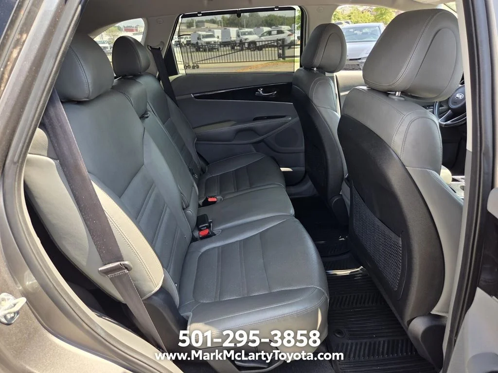Used 2016 Silver Kia EX image 14
