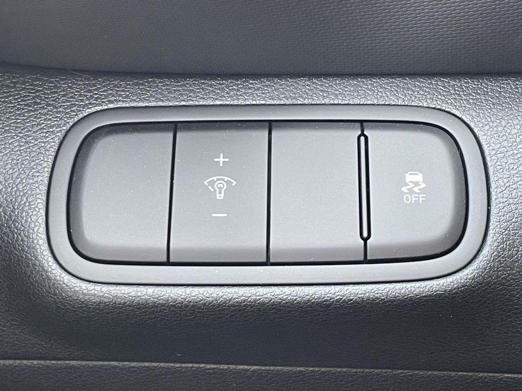 New 2026 Silver Hyundai SE image 17