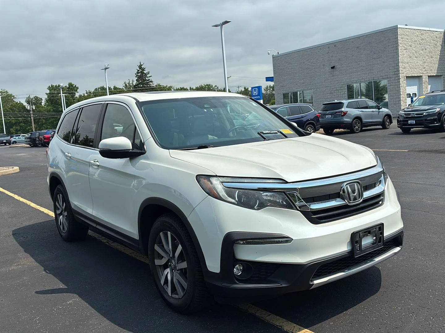 Used 2019 White Diamond Pearl Honda EX-L image 19