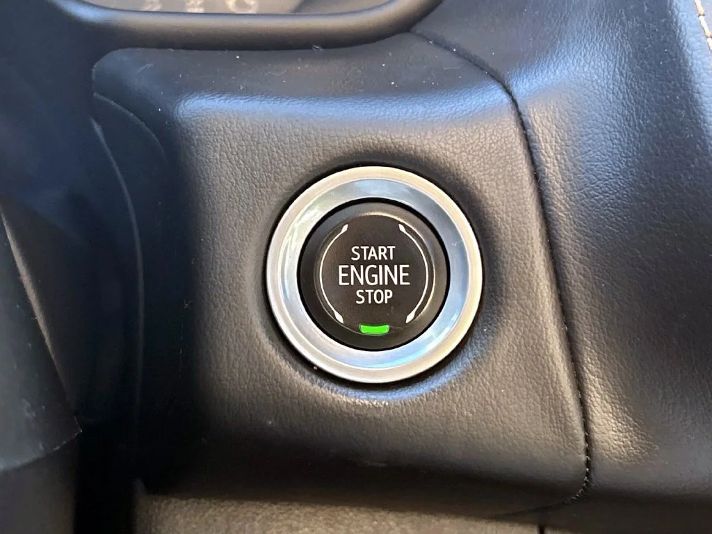 Used 2023 White Frost GMC AT4 image 33