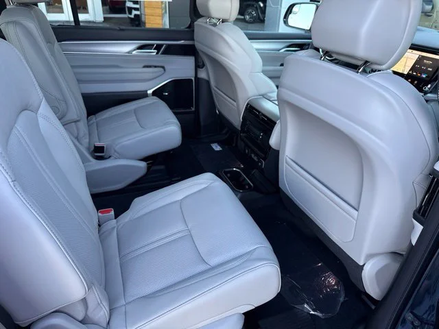 New 2027 Blue Jeep Overland image 37