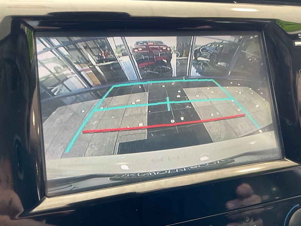 Used 2019 White Toyota LE image 16