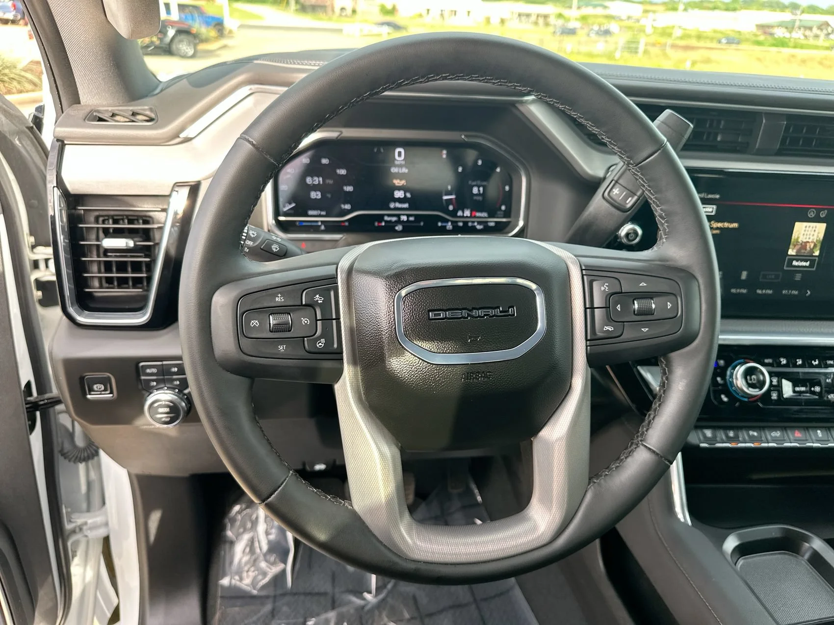 Used 2025 White GMC Denali image 14