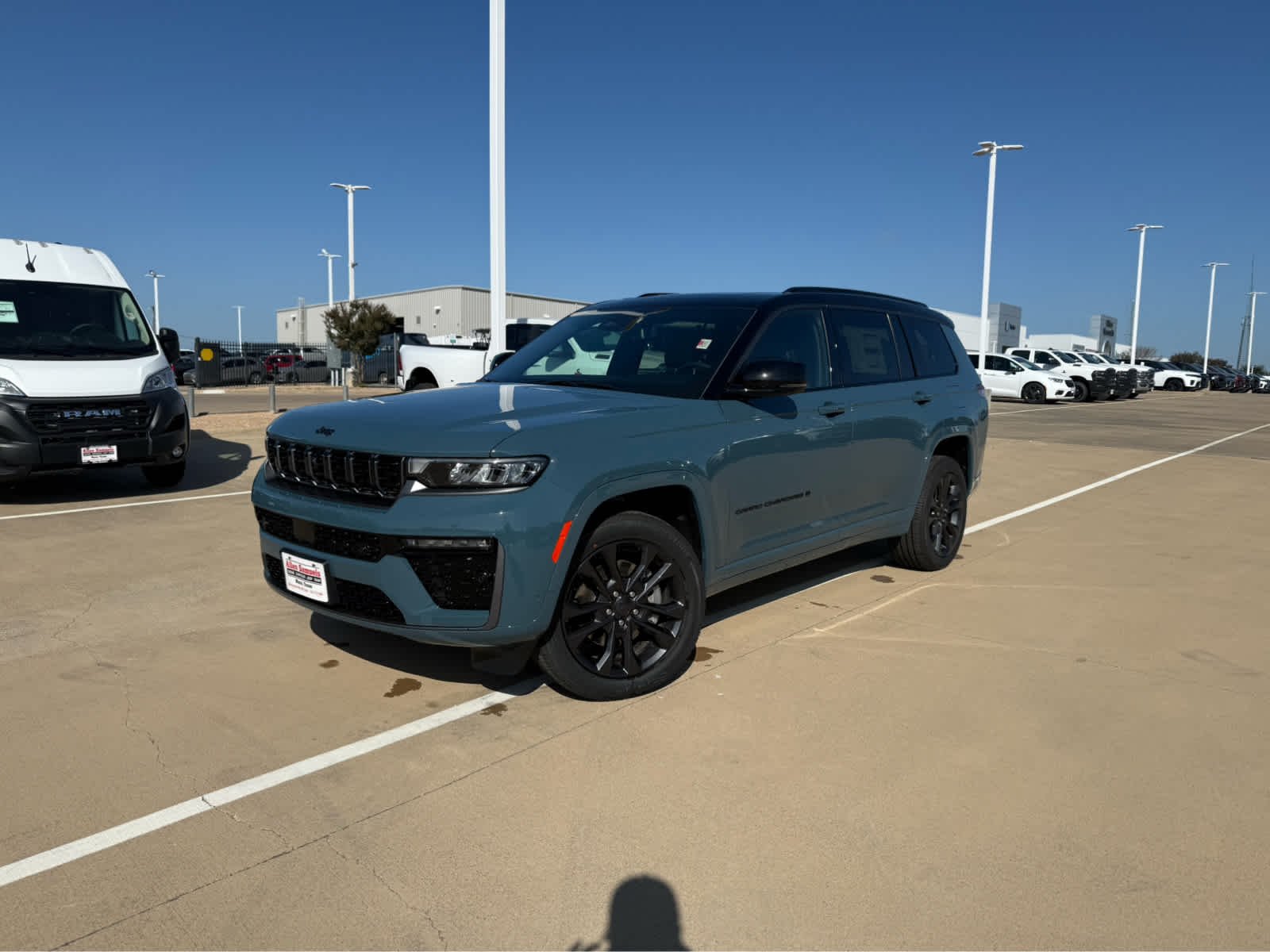 New 2026 Steel Blue Exterior Paint Jeep Limited Reserve image 2