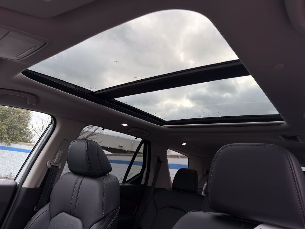 New 2026 Platinum White Pearl Honda Touring image 11