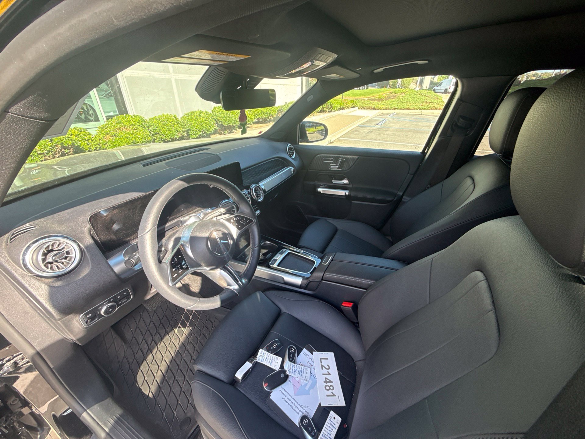 Used 2024 Black Mercedes-Benz GLB 250 image 11
