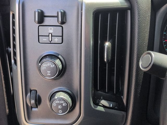 Used 2019 BLACK Chevrolet LT image 18