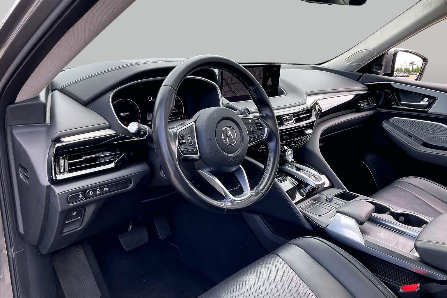 Used 2024 Liquid Carbon Metallic Acura w/Technology Package image 17