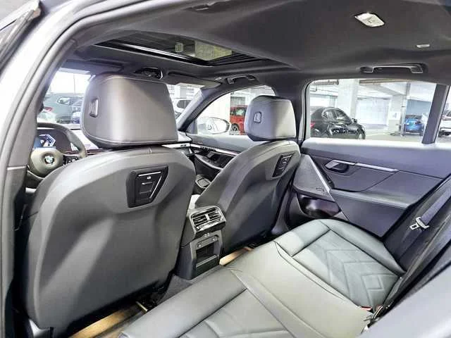 Certified Used 2025 Oxide Grey Met BMW xDrive image 25