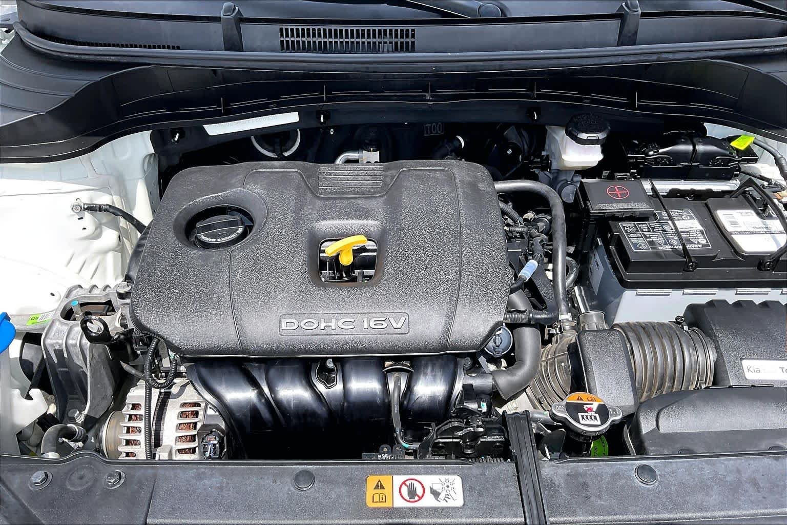 Used 2023 Snow White Pearl Kia LX image 31