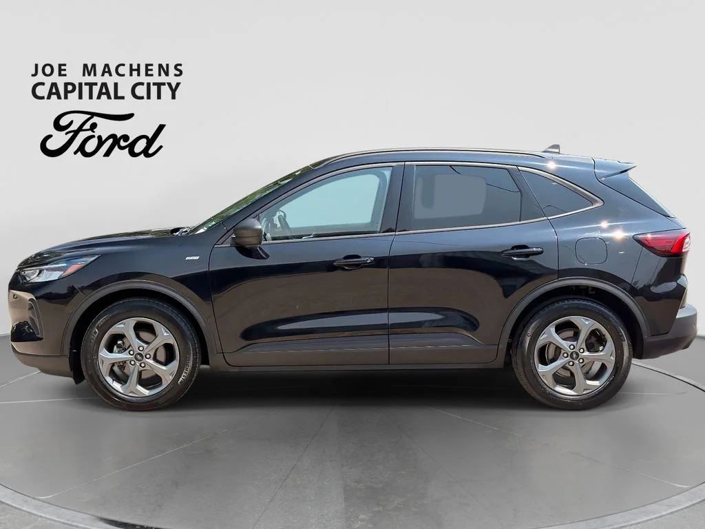 Used 2025 Agate Black Metallic Ford ST-Line image 8
