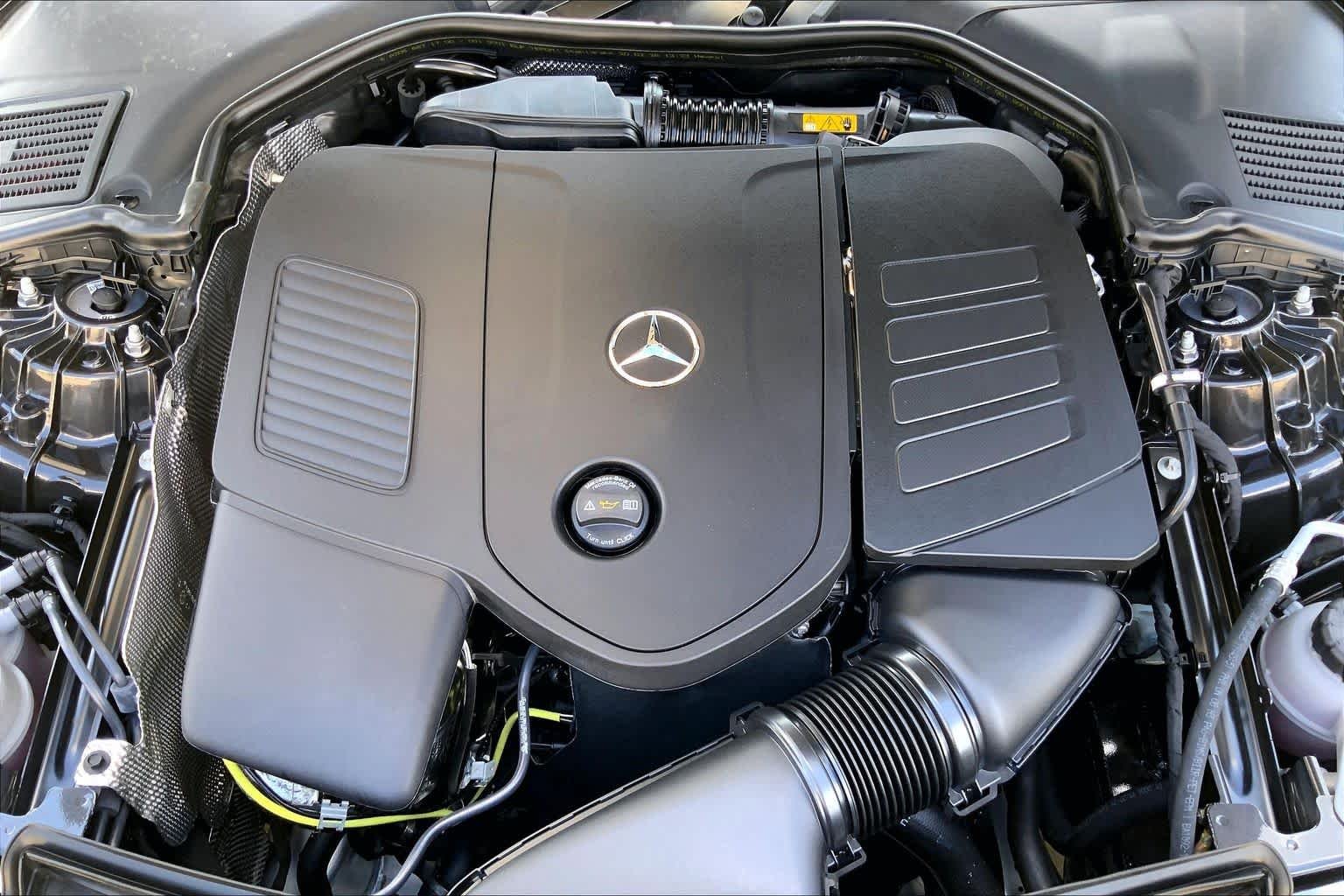 New 2026 Graphite Grey Metallic Mercedes-Benz C 300 image 17
