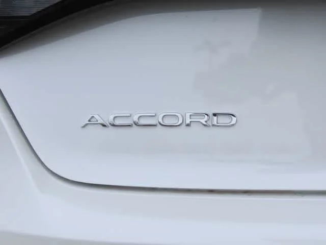 New 2026 Platinum White Pearl Honda Touring image 7